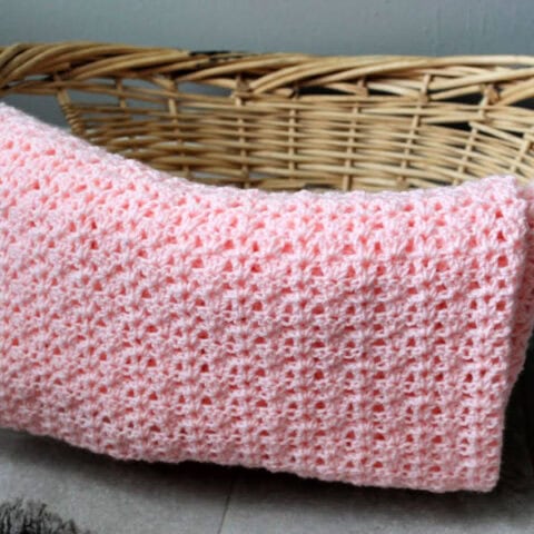 Crochet Projects: 20 Fabulous Crochet Baskets, Lapthrows, and