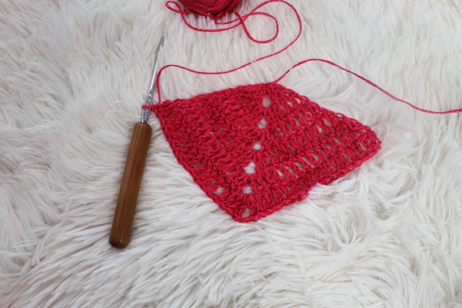 First 6 rows of the Meadowsweet Shawl.