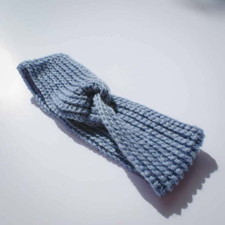 Image for How to make a crochet twisted headband - Free Crochet Pattern