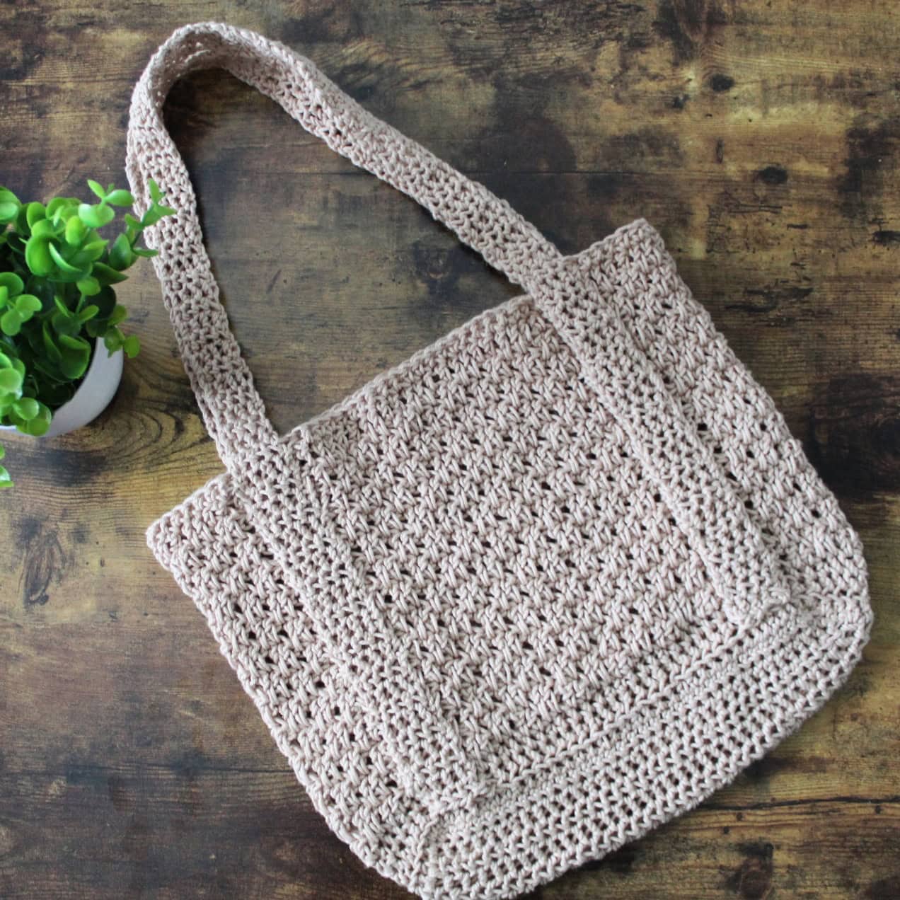 Crochet tote bag