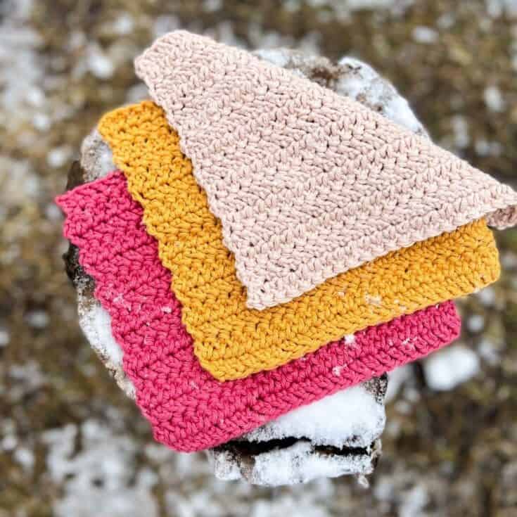 quick and easy crochet washcloth pattern using just one crochet stitch