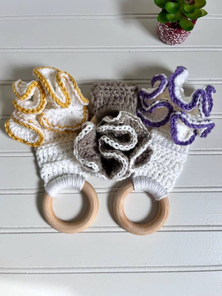 Image for The Ruffle Towel Holder