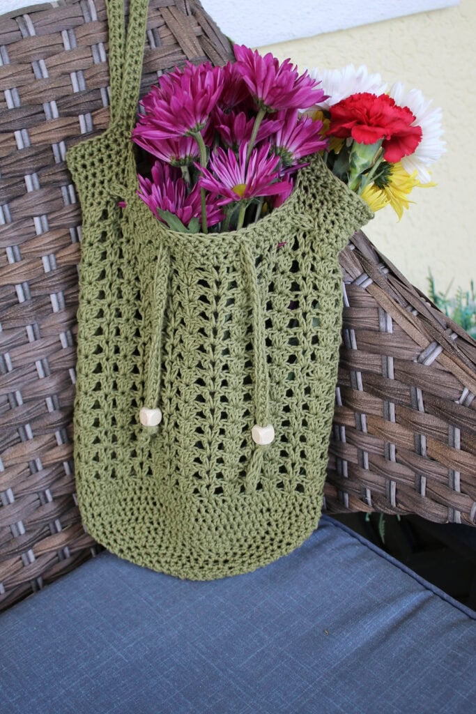 lacy crochet pattern tote bag