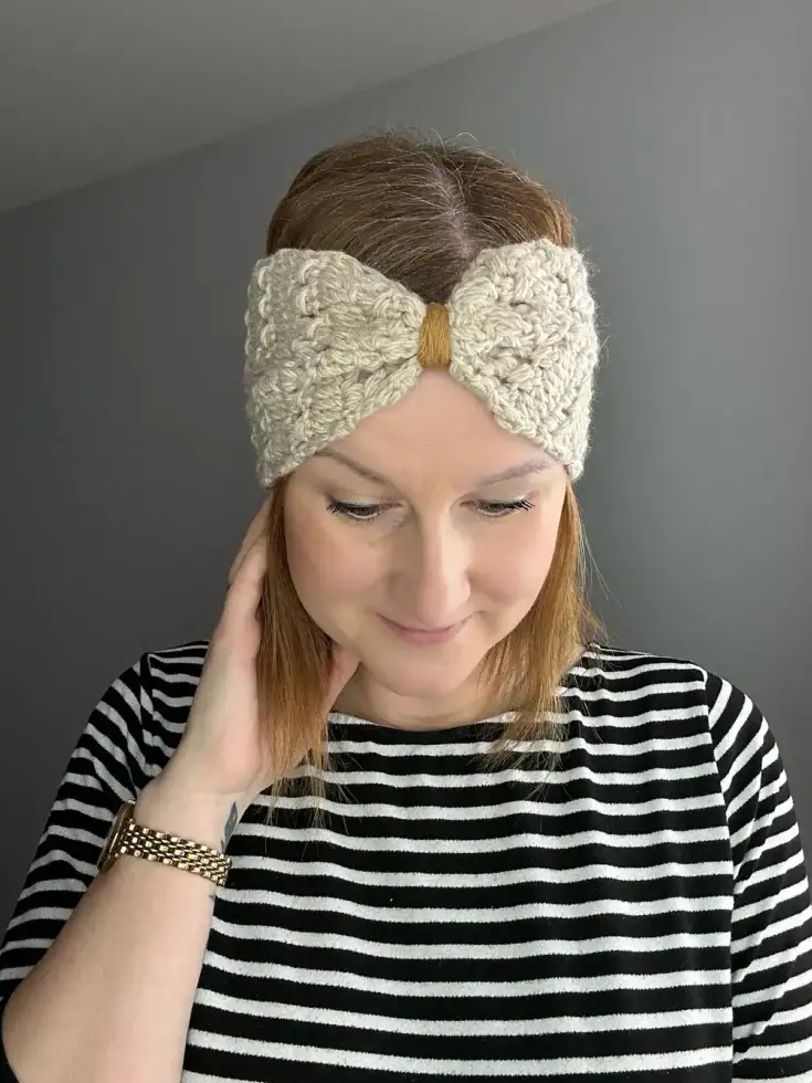 Free Crochet Bow Headband Pattern & Video Tutorial
